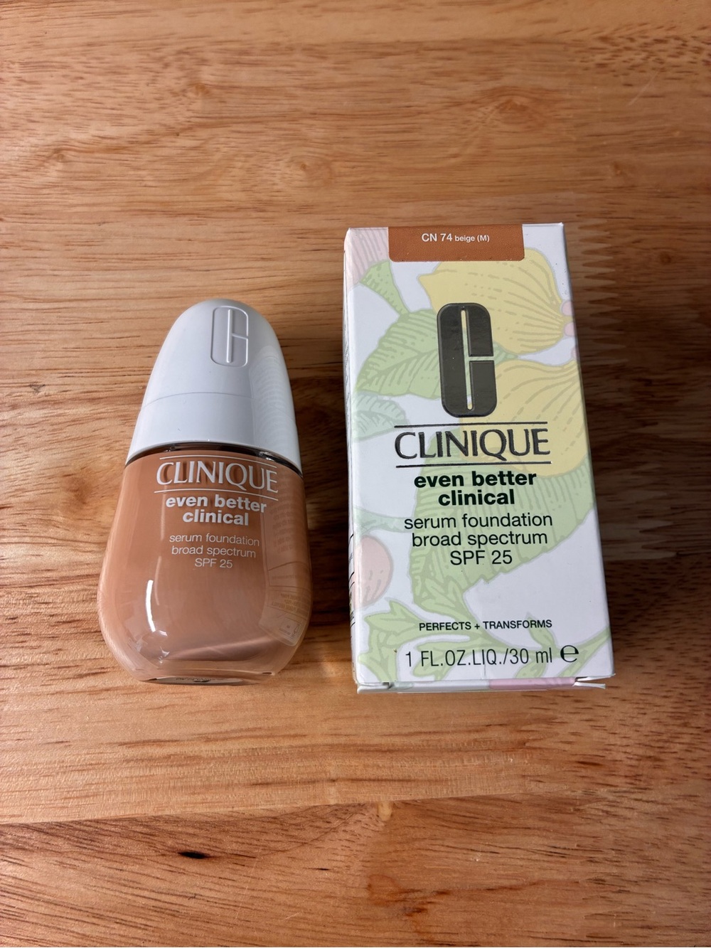 Clinique Even Better Clinical Serum Liquid Foundation CN 74 Biege (M) New - Picture 2 of 9